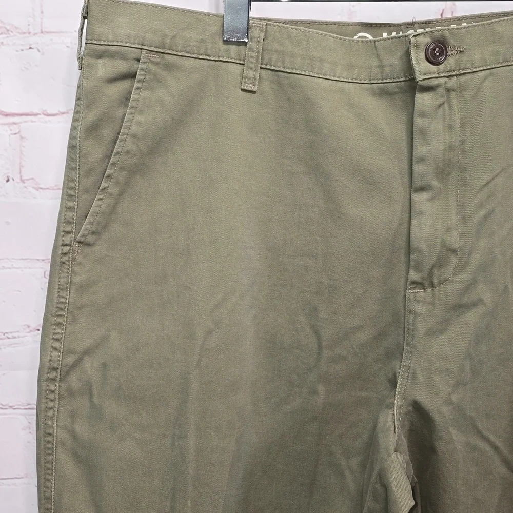Magellan Outdoors Flat Front Olive Green Mens Size 42